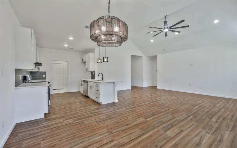 2617 Hillside Drive, Granbury, TX 76048, 3 Habitaciones Habitaciones , ,2 BañosBaños,Residential,En Venta,2617 Hillside Drive,20969411
