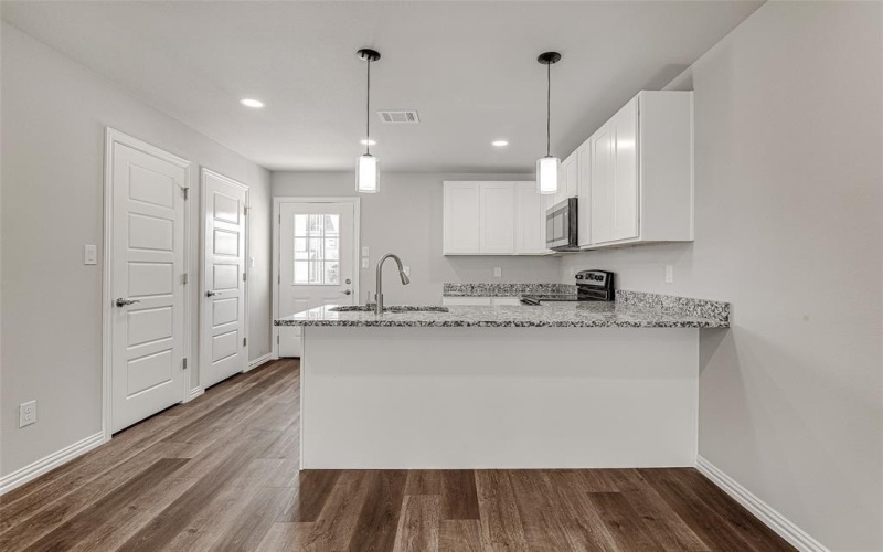 5840 Eastland Street, Fort Worth, TX 76119, 2 Bedrooms Bedrooms, ,2 BathroomsBathrooms,Residential,For Sale,5840 Eastland Street,20969506