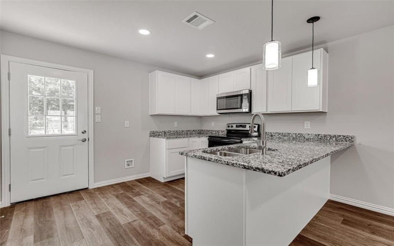 5840 Eastland Street, Fort Worth, TX 76119, 2 Bedrooms Bedrooms, ,2 BathroomsBathrooms,Residential,For Sale,5840 Eastland Street,20969506