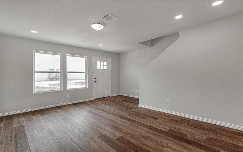 5840 Eastland Street, Fort Worth, TX 76119, 2 Bedrooms Bedrooms, ,2 BathroomsBathrooms,Residential,For Sale,5840 Eastland Street,20969506