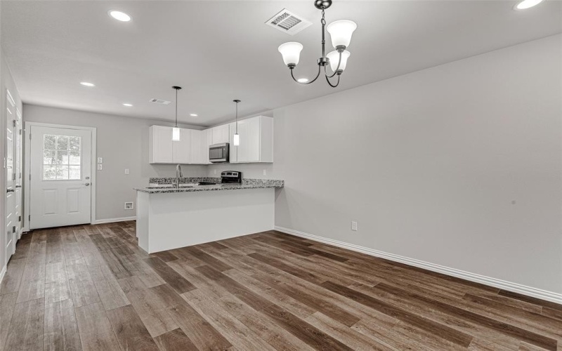 5840 Eastland Street, Fort Worth, TX 76119, 2 Bedrooms Bedrooms, ,2 BathroomsBathrooms,Residential,For Sale,5840 Eastland Street,20969506