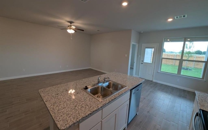 1001 TRACTION Trail, Cleburne, TX 76031, 4 Habitaciones Habitaciones , ,2 BañosBaños,Residential,En Venta,1001 TRACTION Trail,20967121