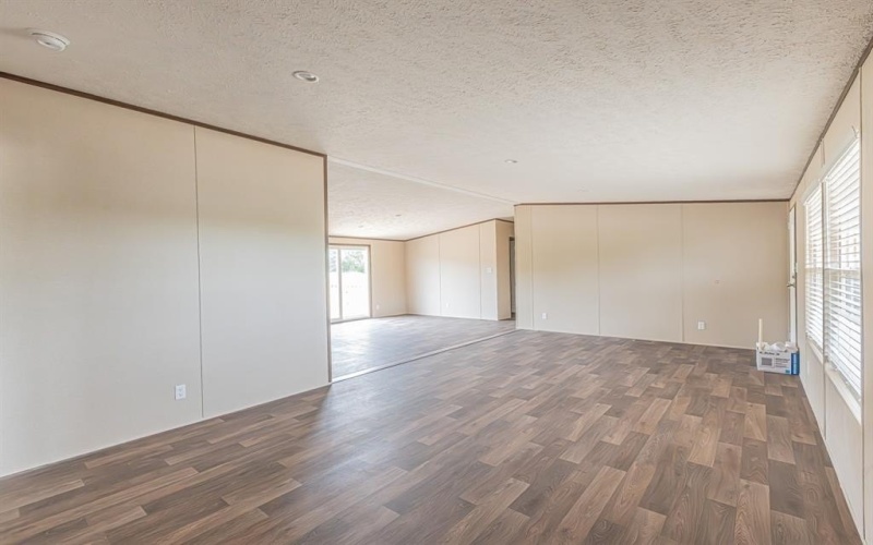 320 Denton Heights Lane, Weatherford, TX 76085, 5 Bedrooms Bedrooms, ,3 BathroomsBathrooms,Residential,For Sale,320 Denton Heights Lane,20967154