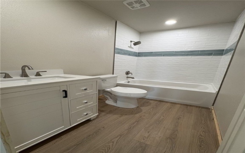 380 W Live Oak Ln, Rockport, TX 78382, 3 Bedrooms Bedrooms, ,2 BathroomsBathrooms,Residential,For Sale,380 W Live Oak Ln,440813
