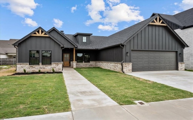13017 Rainier, Woodway, TX 76712, 4 Bedrooms Bedrooms, ,3 BathroomsBathrooms,Residential,For Sale,13017 Rainier,20967533