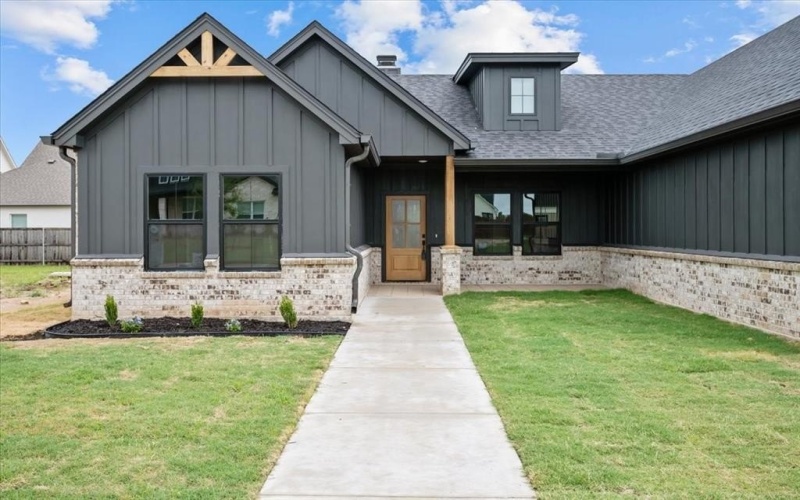 13017 Rainier, Woodway, TX 76712, 4 Bedrooms Bedrooms, ,3 BathroomsBathrooms,Residential,For Sale,13017 Rainier,20967533