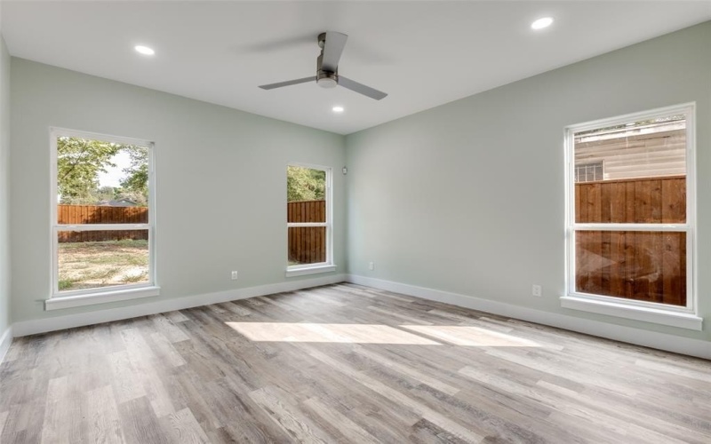 2417 Felton Court, Dallas, TX 75215, 4 Bedrooms Bedrooms, ,3 BathroomsBathrooms,Residential,For Sale,2417 Felton Court,0,20968465