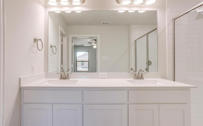 6815 Robert Reed Drive, Arlington, TX 76001, 3 Habitaciones Habitaciones , ,2 BañosBaños,Residential,En Venta,6815 Robert Reed Drive,0,20968605