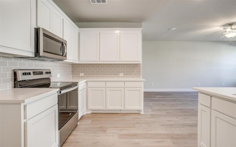 6817 Robert Reed Drive, Arlington, TX 76001, 3 Bedrooms Bedrooms, ,2 BathroomsBathrooms,Residential,For Sale,6817 Robert Reed Drive,0,20968614