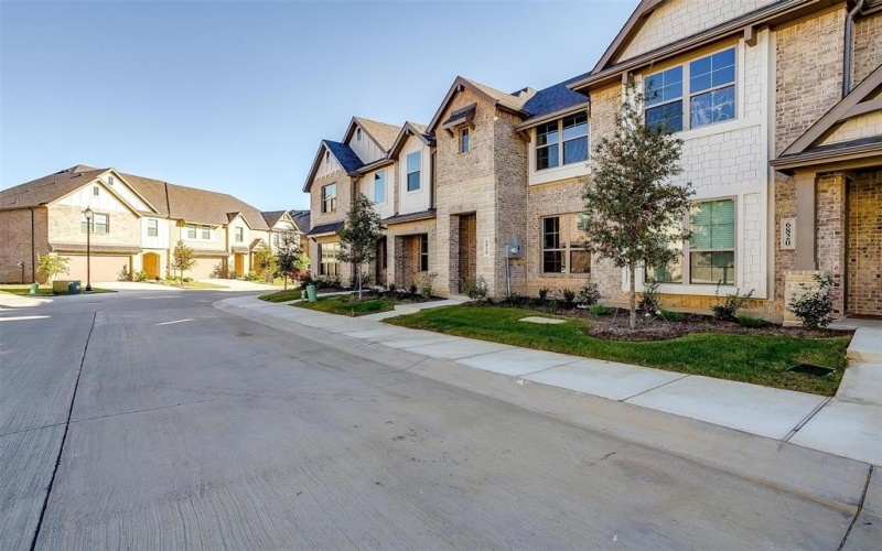 6817 Robert Reed Drive, Arlington, TX 76001, 3 Bedrooms Bedrooms, ,2 BathroomsBathrooms,Residential,For Sale,6817 Robert Reed Drive,0,20968614