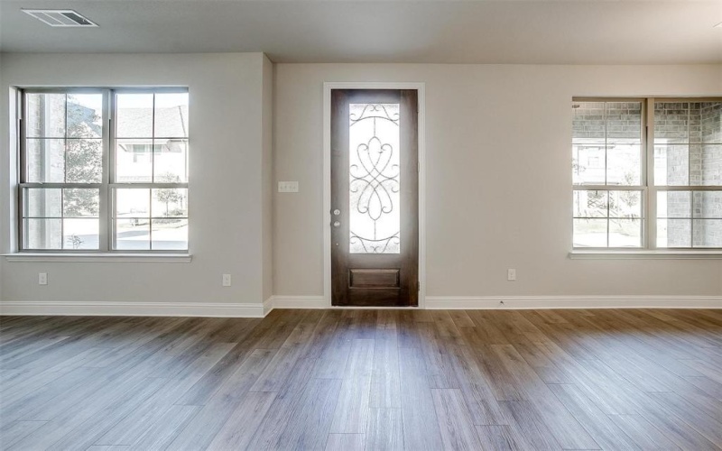 6817 Robert Reed Drive, Arlington, TX 76001, 3 Bedrooms Bedrooms, ,2 BathroomsBathrooms,Residential,For Sale,6817 Robert Reed Drive,0,20968614