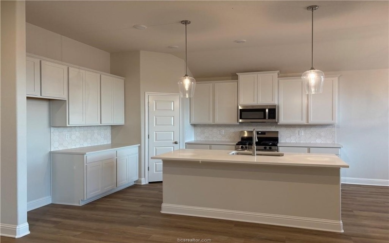 6204 Southern Cross Drive, College Station, TX 77845, 4 Bedrooms Bedrooms, ,2 BathroomsBathrooms,Residential,For Sale,6204 Southern Cross Drive,24011452