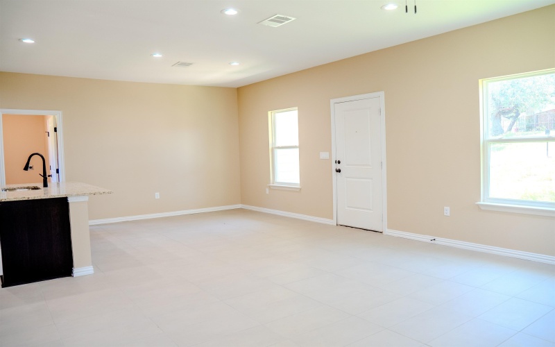 2230 McArthur Avenue, Kingsland, TX 78639, 3 Habitaciones Habitaciones , ,2 BañosBaños,Residential,En Venta,2230 McArthur Avenue,173867