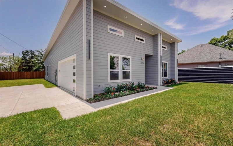 10916 Cade Road, Dallas, TX 75217, 3 Bedrooms Bedrooms, ,2 BathroomsBathrooms,Residential,For Sale,10916 Cade Road,20967539