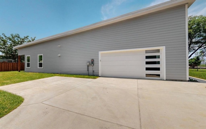 10916 Cade Road, Dallas, TX 75217, 3 Bedrooms Bedrooms, ,2 BathroomsBathrooms,Residential,For Sale,10916 Cade Road,20967539