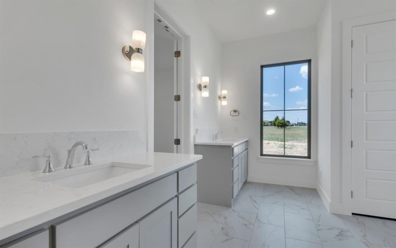 6031 Maplewood Boulevard, Midlothian, TX 76065, 4 Bedrooms Bedrooms, ,5 BathroomsBathrooms,Residential,For Sale,6031 Maplewood Boulevard,0,20969082
