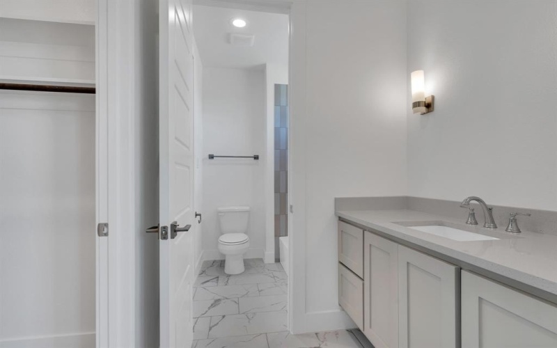 6031 Maplewood Boulevard, Midlothian, TX 76065, 4 Bedrooms Bedrooms, ,5 BathroomsBathrooms,Residential,For Sale,6031 Maplewood Boulevard,0,20969082