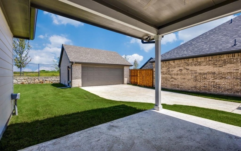 1904 Holland Drive, Van Alstyne, TX 75495, 4 Bedrooms Bedrooms, ,5 BathroomsBathrooms,Residential,For Sale,1904 Holland Drive,20970008