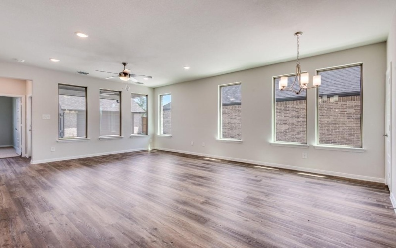 1904 Holland Drive, Van Alstyne, TX 75495, 4 Bedrooms Bedrooms, ,5 BathroomsBathrooms,Residential,For Sale,1904 Holland Drive,20970008