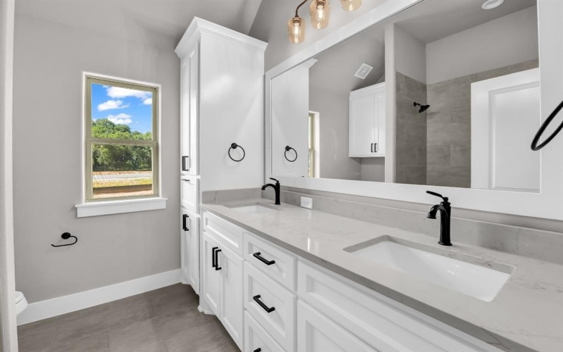 2000 Forest Bridge Drive, Azle, TX 76020, 4 Habitaciones Habitaciones , ,2 BañosBaños,Residential,En Venta,2000 Forest Bridge Drive,0,20970043