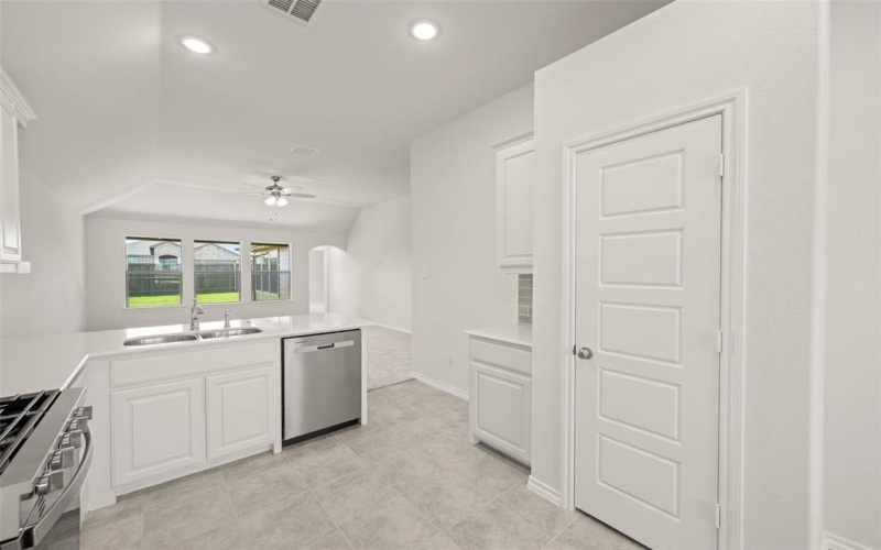 914 Madeline Lane, Cleburne, TX 76033, 3 Bedrooms Bedrooms, ,2 BathroomsBathrooms,Residential,For Sale,914 Madeline Lane,0,20970146