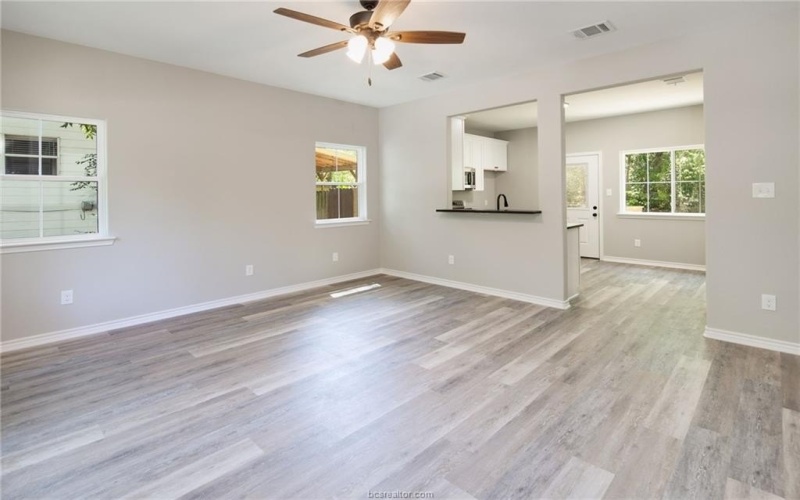 1112 Justine, Bryan, TX 77803, 3 Habitaciones Habitaciones , ,2 BañosBaños,Residential,En Venta,1112 Justine,25006536