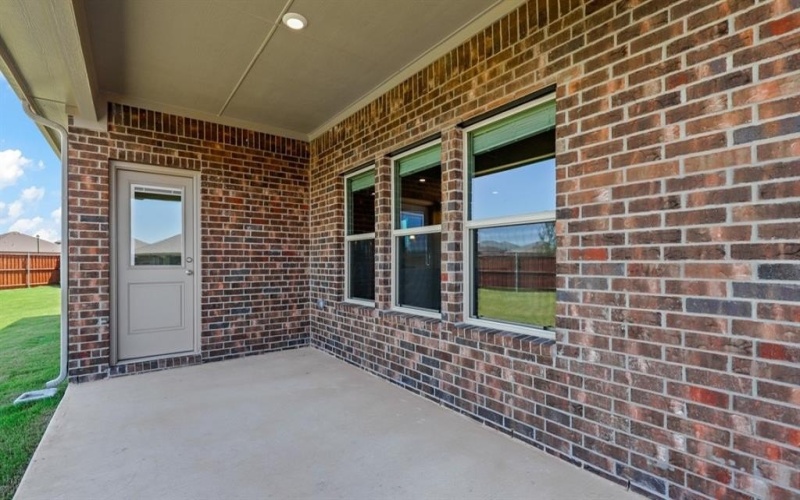 1404 LEONARD Court, Mansfield, TX 76063, 5 Bedrooms Bedrooms, ,3 BathroomsBathrooms,Residential,For Sale,1404 LEONARD Court,20969344