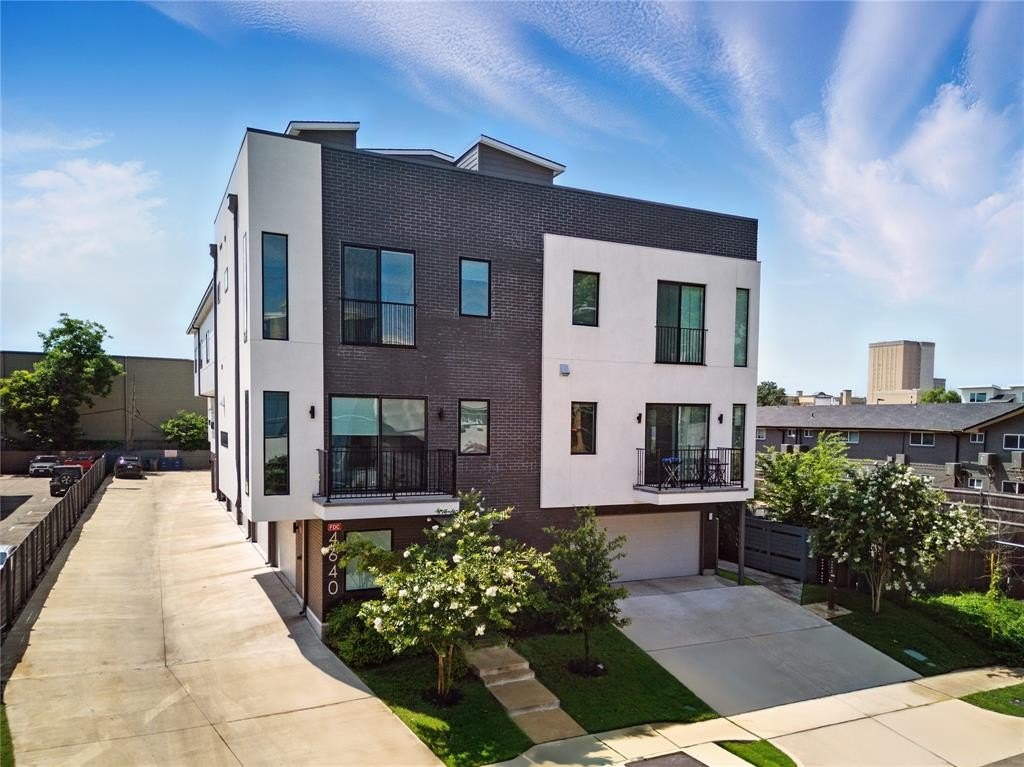4640 Munger Avenue #102, Dallas, TX 75204, 2 Bedrooms Bedrooms, ,2 BathroomsBathrooms,Residential,For Sale,4640 Munger Avenue,20969718