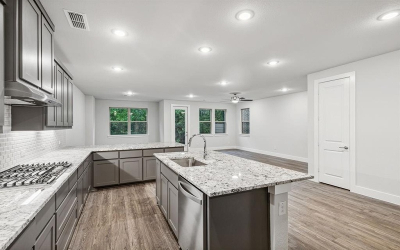 8221 Emsworth Drive, Dallas, TX 75231, 3 Habitaciones Habitaciones , ,2 BañosBaños,Residential,En Venta,8221 Emsworth Drive,20970529
