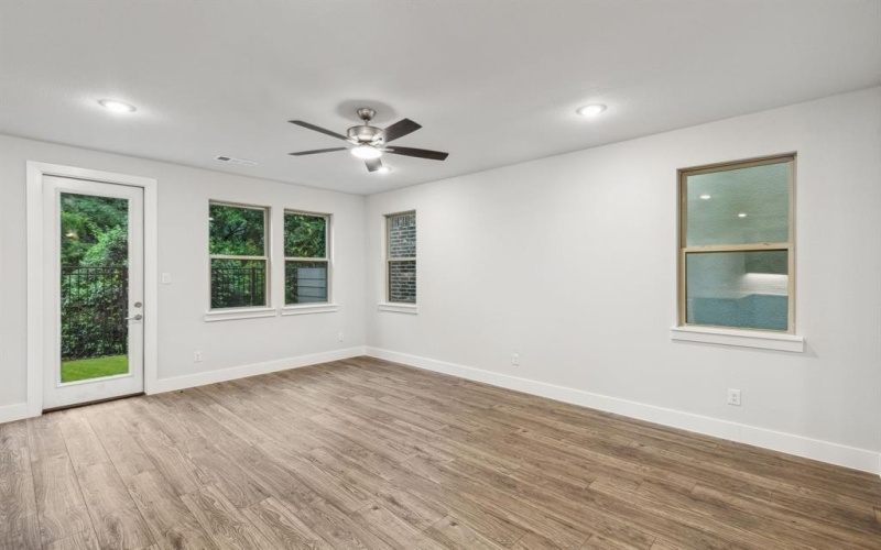 8221 Emsworth Drive, Dallas, TX 75231, 3 Habitaciones Habitaciones , ,2 BañosBaños,Residential,En Venta,8221 Emsworth Drive,20970529