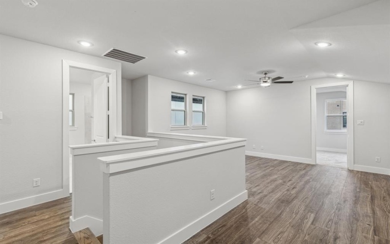 8221 Emsworth Drive, Dallas, TX 75231, 3 Habitaciones Habitaciones , ,2 BañosBaños,Residential,En Venta,8221 Emsworth Drive,20970529