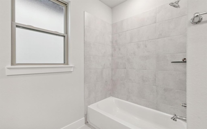 8221 Emsworth Drive, Dallas, TX 75231, 3 Habitaciones Habitaciones , ,2 BañosBaños,Residential,En Venta,8221 Emsworth Drive,20970529
