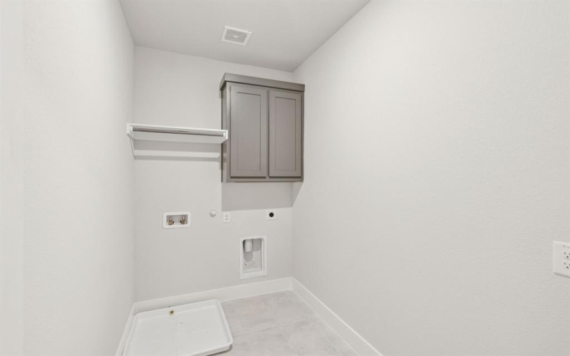 8221 Emsworth Drive, Dallas, TX 75231, 3 Habitaciones Habitaciones , ,2 BañosBaños,Residential,En Venta,8221 Emsworth Drive,20970529