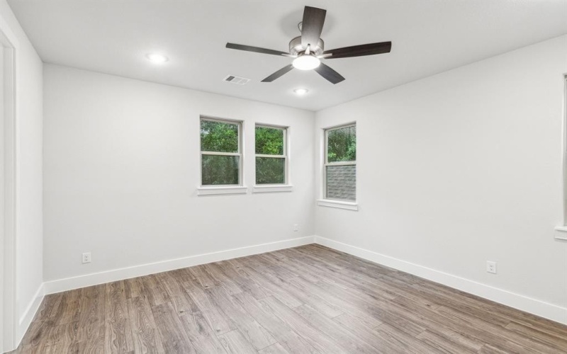 8221 Emsworth Drive, Dallas, TX 75231, 3 Habitaciones Habitaciones , ,2 BañosBaños,Residential,En Venta,8221 Emsworth Drive,20970529