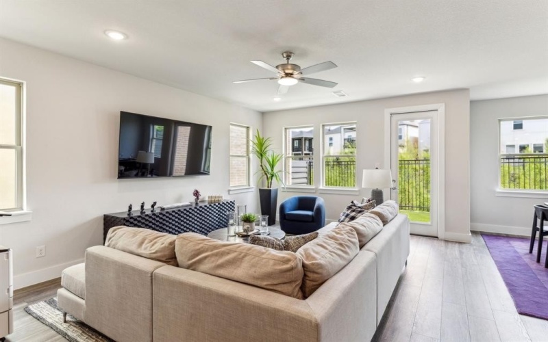 8221 Emsworth Drive, Dallas, TX 75231, 3 Habitaciones Habitaciones , ,2 BañosBaños,Residential,En Venta,8221 Emsworth Drive,20970529