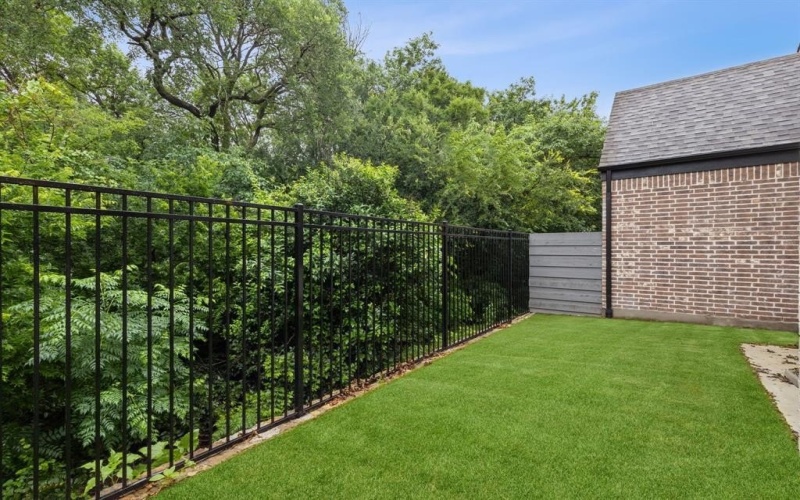 8221 Emsworth Drive, Dallas, TX 75231, 3 Habitaciones Habitaciones , ,2 BañosBaños,Residential,En Venta,8221 Emsworth Drive,20970529