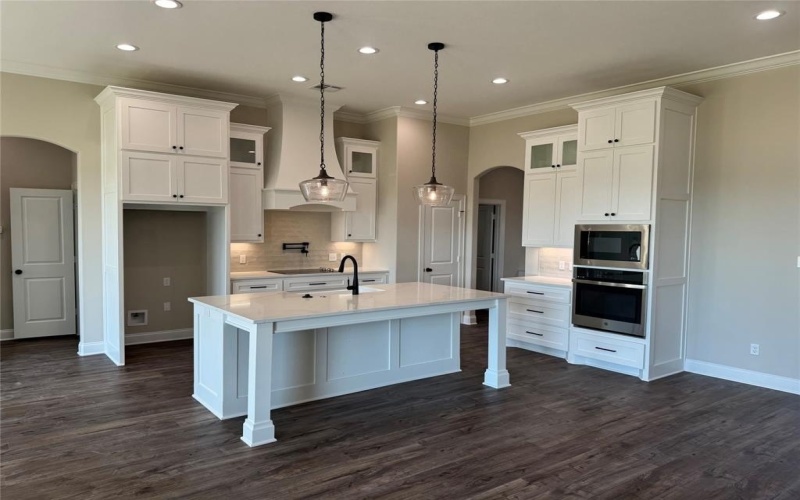 10109 Castleberry Lane, Waco, TX 76712, 4 Bedrooms Bedrooms, ,3 BathroomsBathrooms,Residential,For Sale,10109 Castleberry Lane,20963681