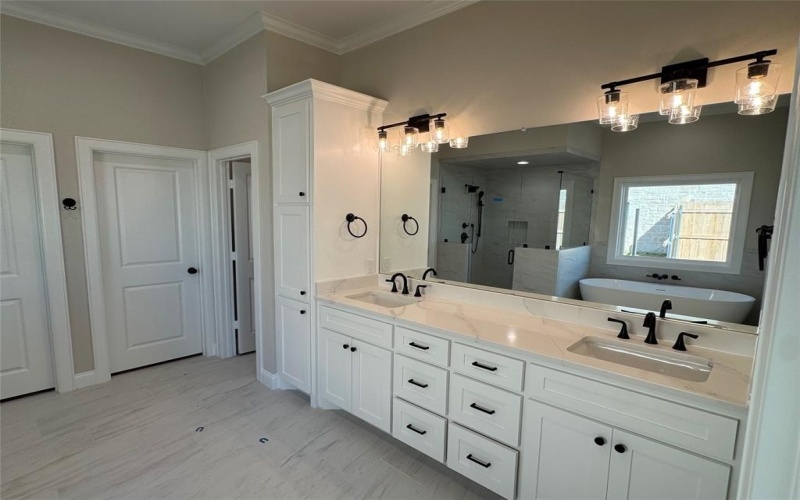 10109 Castleberry Lane, Waco, TX 76712, 4 Bedrooms Bedrooms, ,3 BathroomsBathrooms,Residential,For Sale,10109 Castleberry Lane,20963681