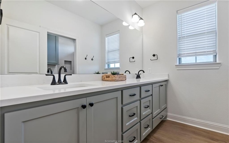 2160 Madden, College Station, TX 77845, 4 Habitaciones Habitaciones , ,3 BañosBaños,Residential,En Venta,2160 Madden,25005909