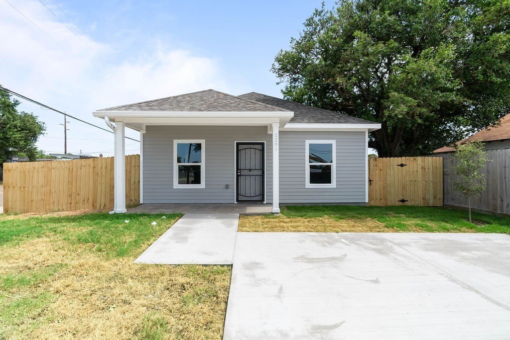 2201 Morris Street, Corpus Christi, TX 78405, 4 Bedrooms Bedrooms, ,2 BathroomsBathrooms,Residential,For Sale,2201 Morris Street,460652