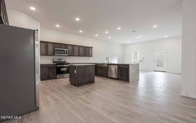 14309 Chris Zingo Lane, El Paso, TX 79928, 5 Bedrooms Bedrooms, ,3 BathroomsBathrooms,Residential,For Sale,14309 Chris Zingo Lane,924658