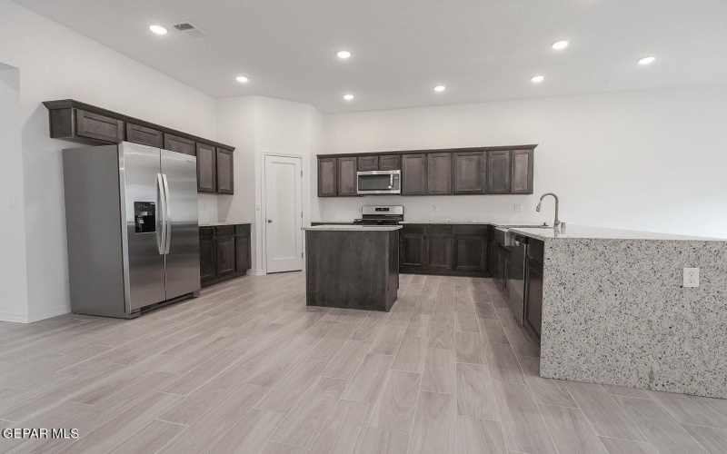 14309 Chris Zingo Lane, El Paso, TX 79928, 5 Bedrooms Bedrooms, ,3 BathroomsBathrooms,Residential,For Sale,14309 Chris Zingo Lane,924658