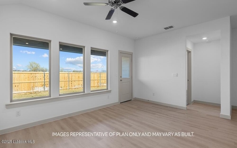 7445 9th Street, Lubbock, TX 79416, 4 Habitaciones Habitaciones , ,2 BañosBaños,Residential,En Venta,7445 9th Street,202556382