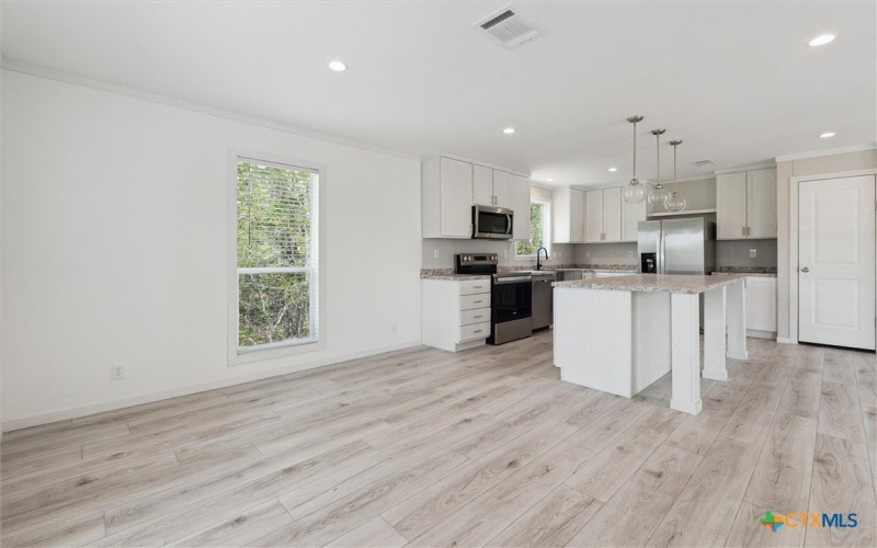 855 Roosevelt Road, Luling, TX 78648, 4 Habitaciones Habitaciones , ,2 BañosBaños,Residential,En Venta,855 Roosevelt Road,583554