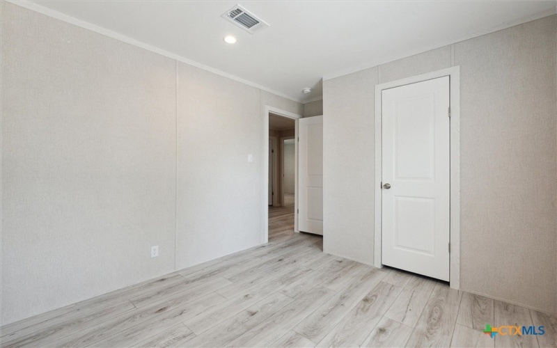 855 Roosevelt Road, Luling, TX 78648, 4 Habitaciones Habitaciones , ,2 BañosBaños,Residential,En Venta,855 Roosevelt Road,583554