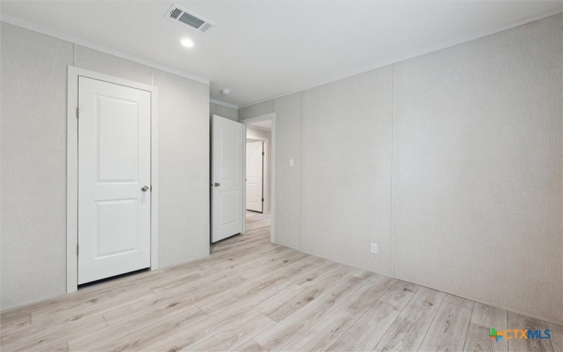 855 Roosevelt Road, Luling, TX 78648, 4 Habitaciones Habitaciones , ,2 BañosBaños,Residential,En Venta,855 Roosevelt Road,583554