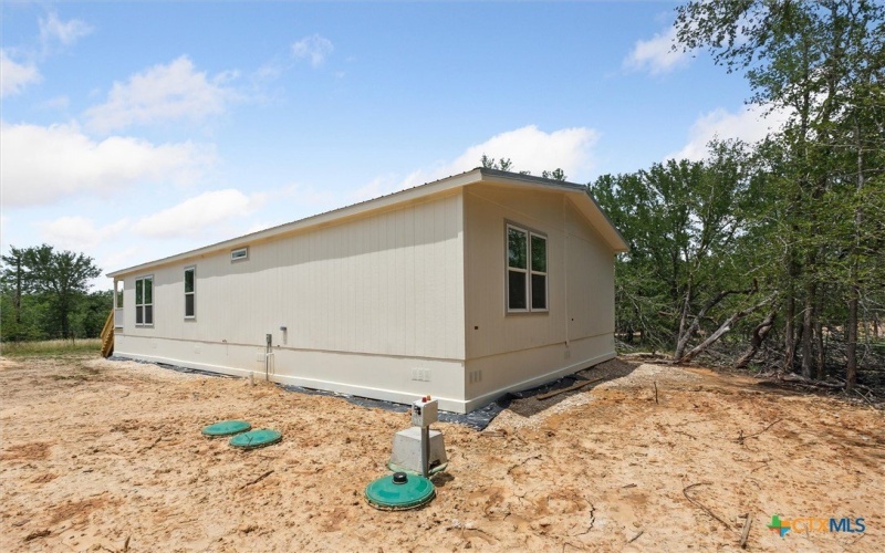 855 Roosevelt Road, Luling, TX 78648, 4 Habitaciones Habitaciones , ,2 BañosBaños,Residential,En Venta,855 Roosevelt Road,583554