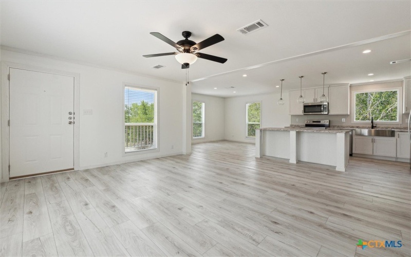 855 Roosevelt Road, Luling, TX 78648, 4 Habitaciones Habitaciones , ,2 BañosBaños,Residential,En Venta,855 Roosevelt Road,583554