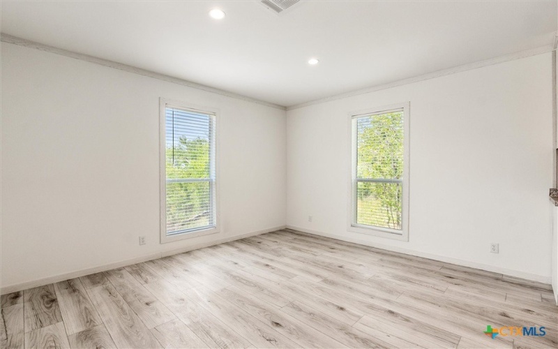 855 Roosevelt Road, Luling, TX 78648, 4 Habitaciones Habitaciones , ,2 BañosBaños,Residential,En Venta,855 Roosevelt Road,583554