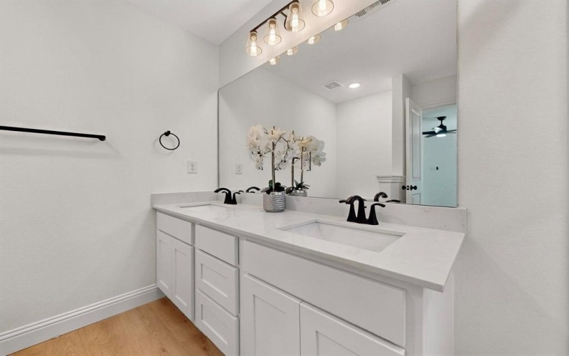1806 Morrell Avenue, Dallas, TX 75203, 4 Habitaciones Habitaciones , ,2 BañosBaños,Residential,En Venta,1806 Morrell Avenue,20942799
